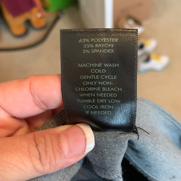 Grey Curvy Ann Taylor slacks - Picture 4 of 4